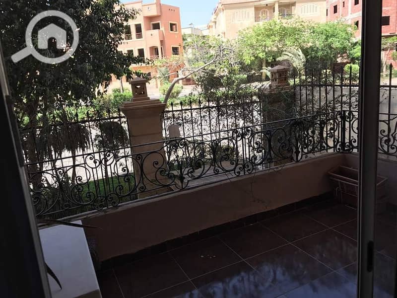 24 d9297c83-ed2d-4879-8b47-505a441bc21f. jpg