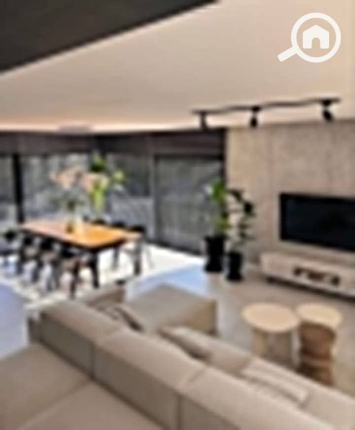 4 03d9c5db-e390-4d77-a015-03c74535916a. jpg