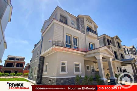 فیلا 6 غرف نوم للبيع في سموحة، الإسكندرية - 001. jpg