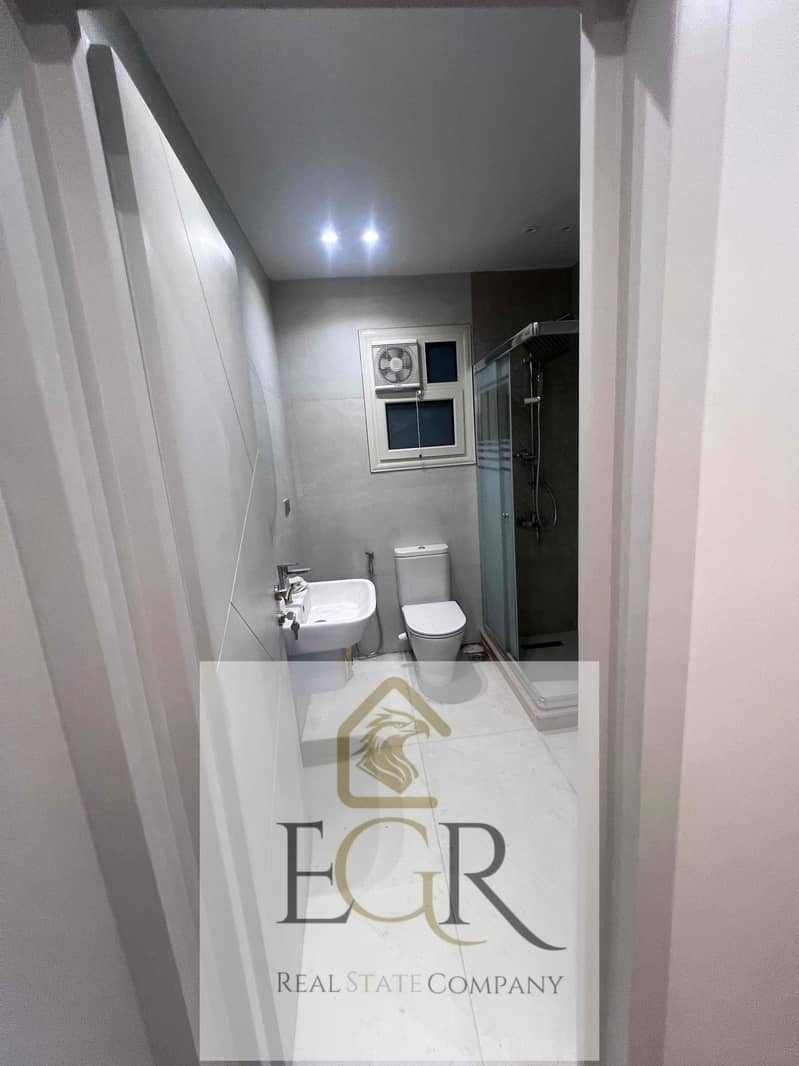 7 4E52BE5E-EBC4-49F6-BCE1-DD4175CB69DA. jpg