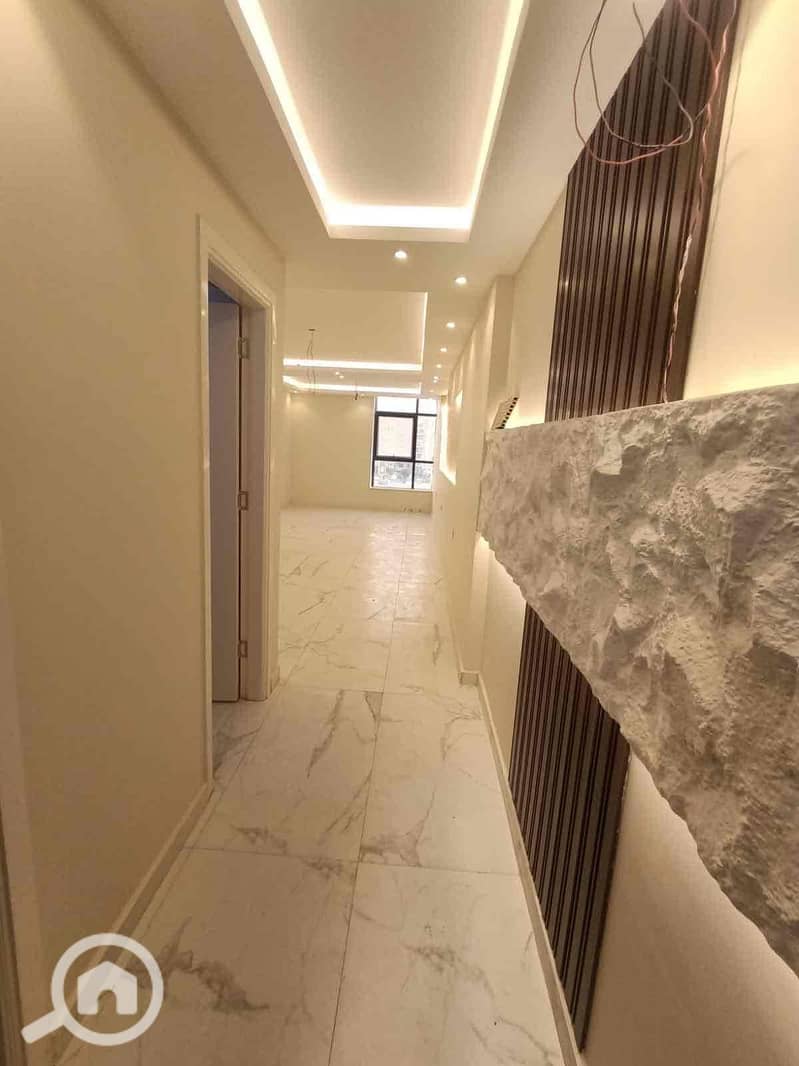 2 8fb8bca3-1f35-44c3-b65a-2d4be04cfbdd. jpg