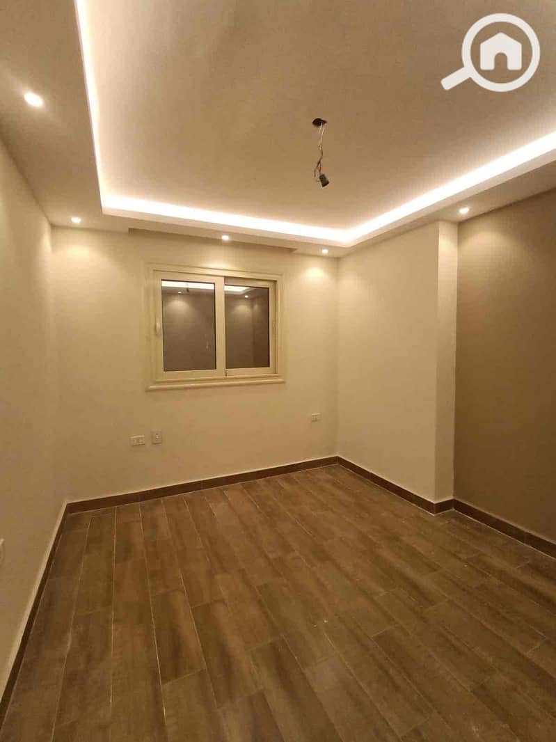 4 23f0ea03-dcb2-4d7e-8557-7a2153175c55. jpg