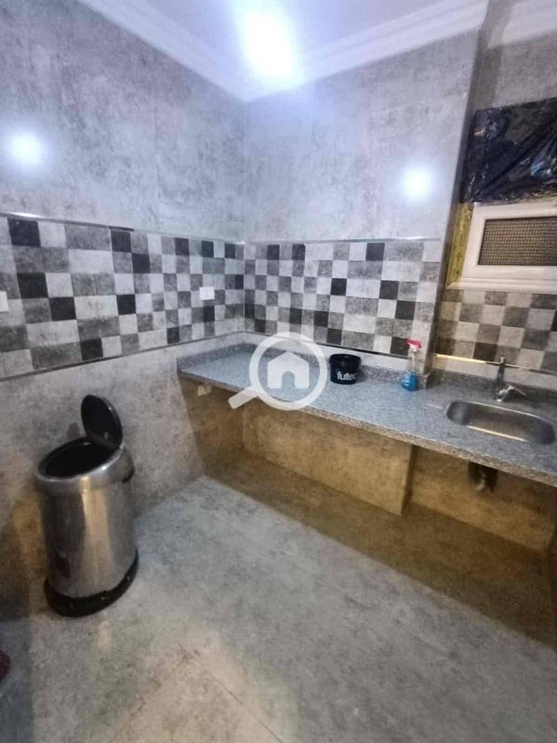 6 2f01d7c4-0d22-4344-a28b-607f962c6d77. jpg