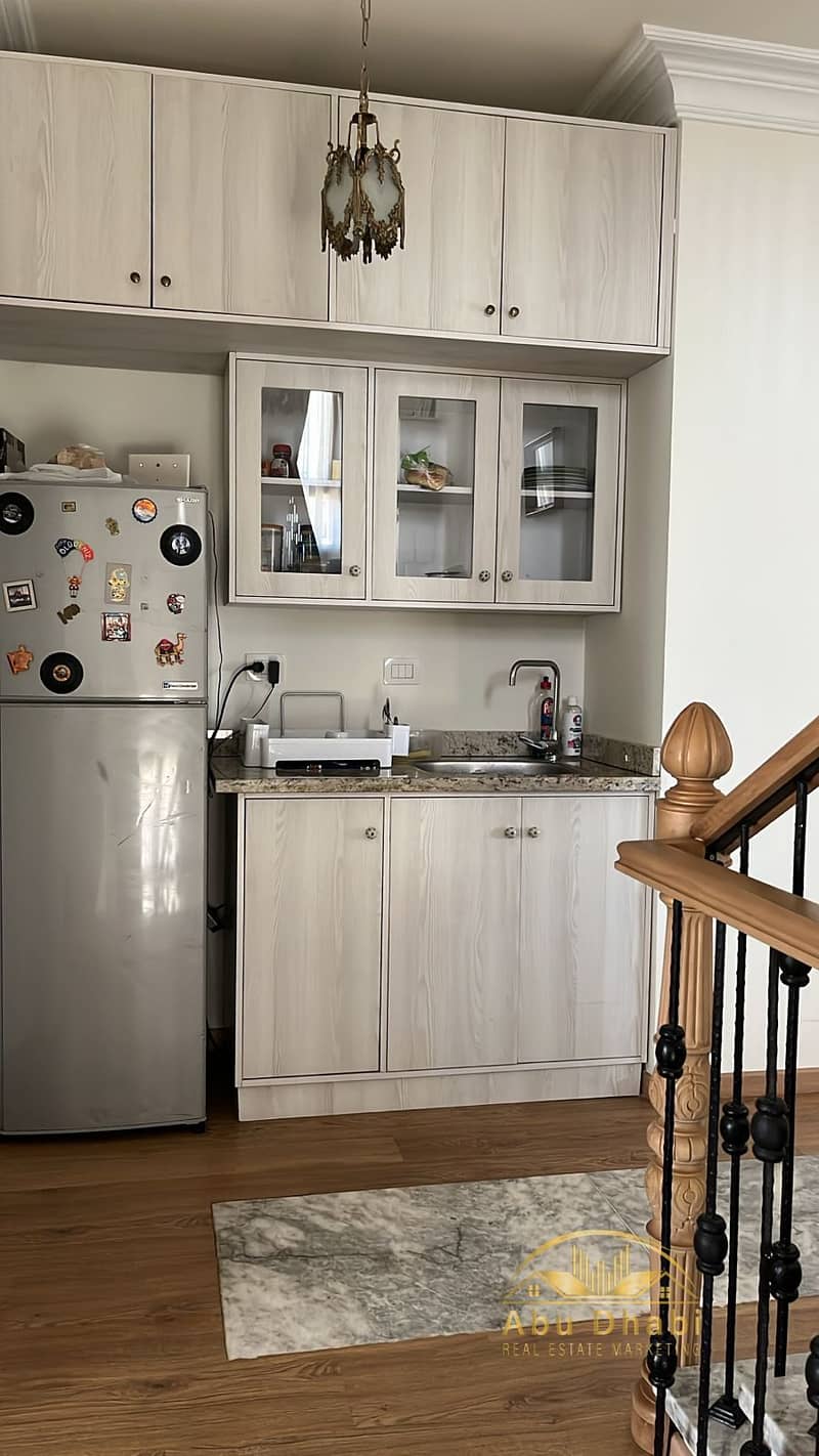 7 d8163918-7818-44b4-8c3b-9a02c72e8cbb. jpg