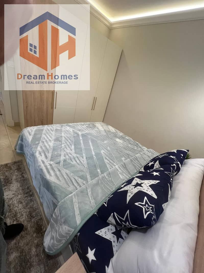 10 c6d95467-169d-4d32-a7b4-2a303d5e5eee. jpg