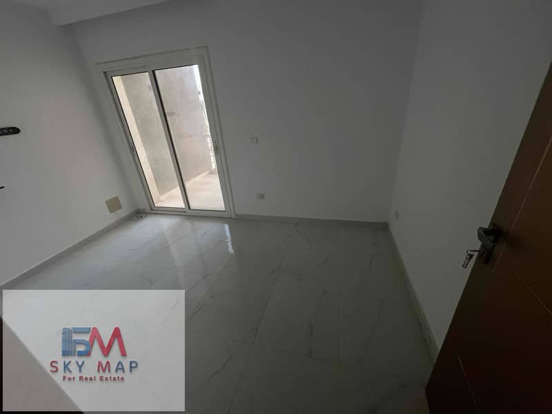 4 5b44e4e9-f8dc-461d-acf3-1801e2240a94. jpg