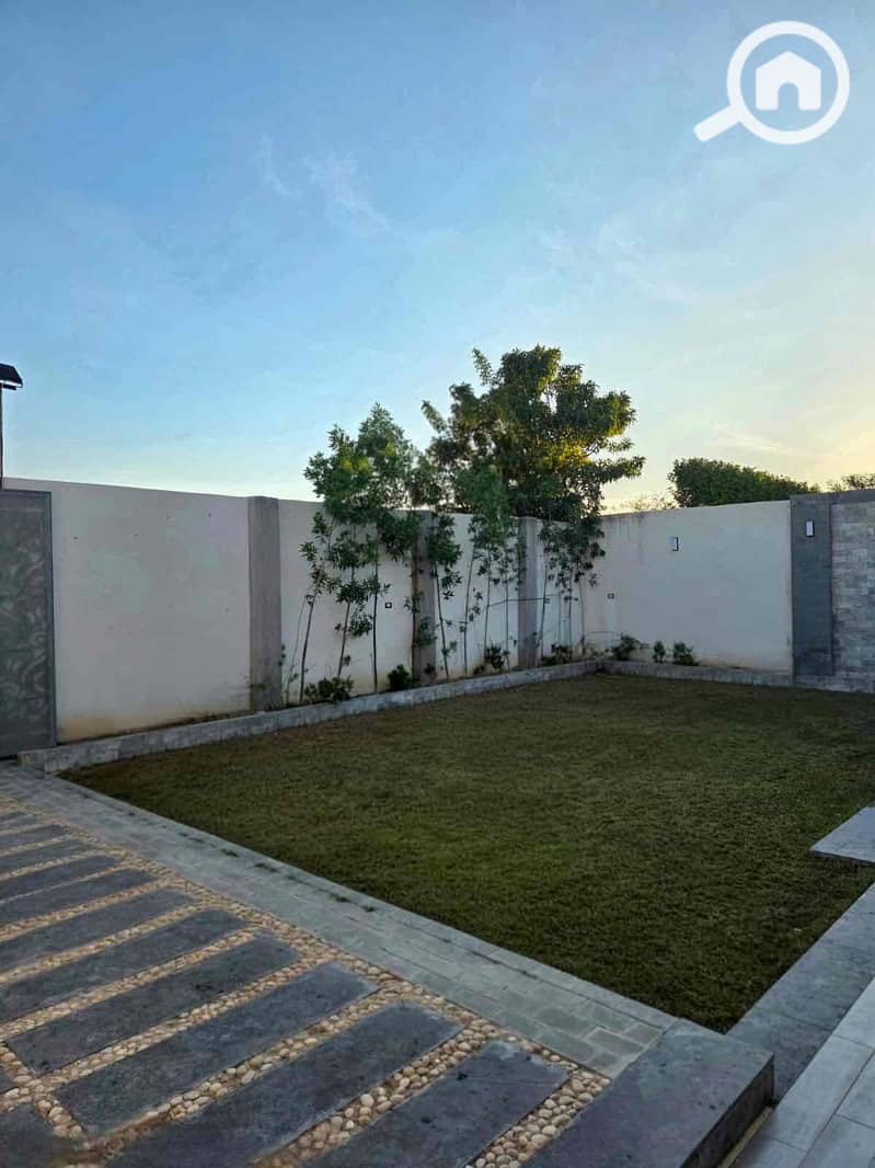 8 0590241a-e611-48ba-a2f6-2fa099425a47. jpg