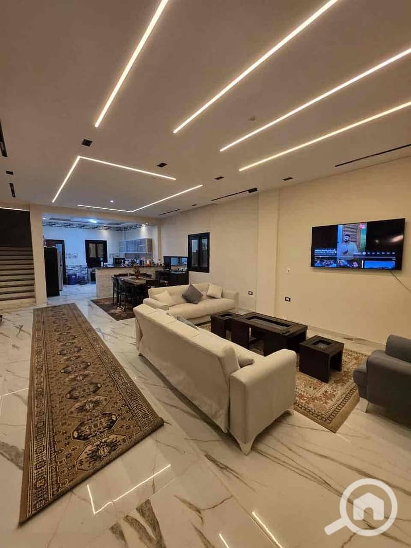 11 cf817310-5362-4de2-a4d6-a18ed86030ba. jpg