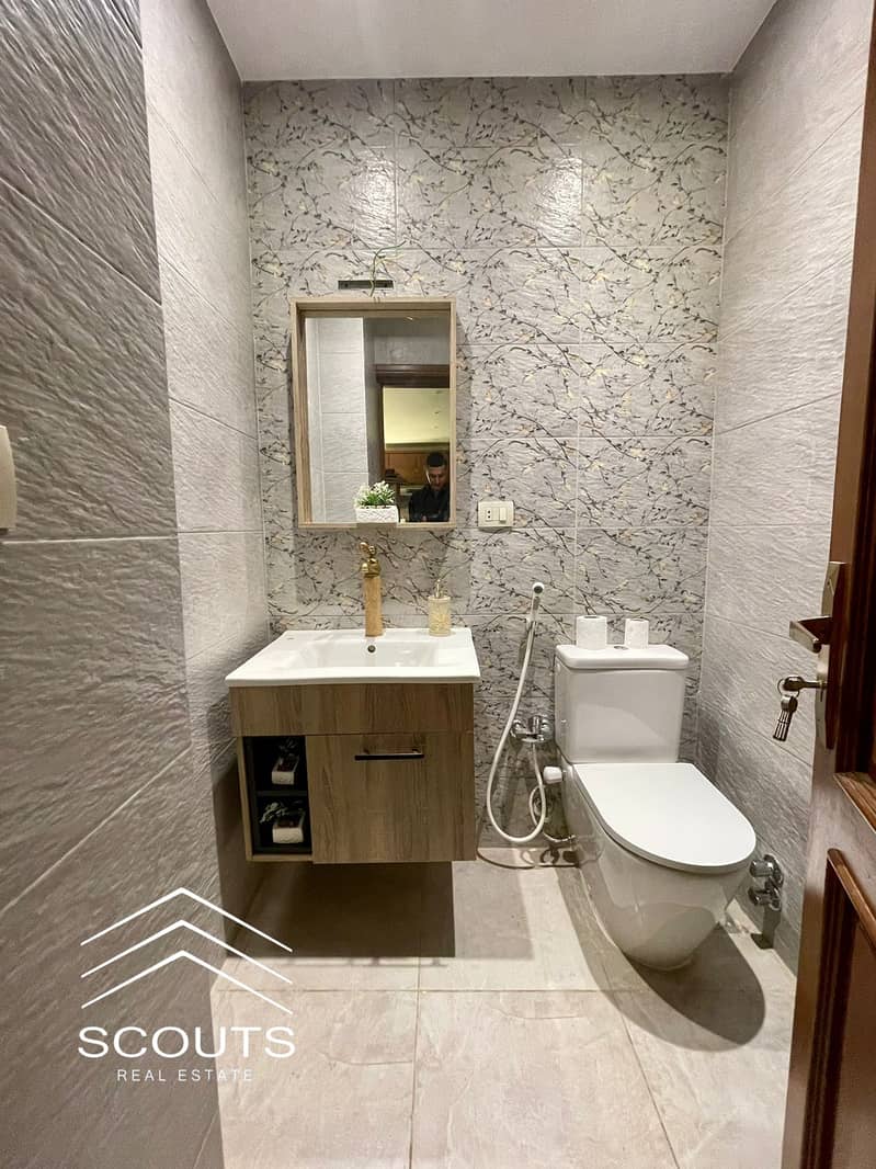 5 baf98569-9cd2-4917-9ac8-e53e0185fbd5. jpeg