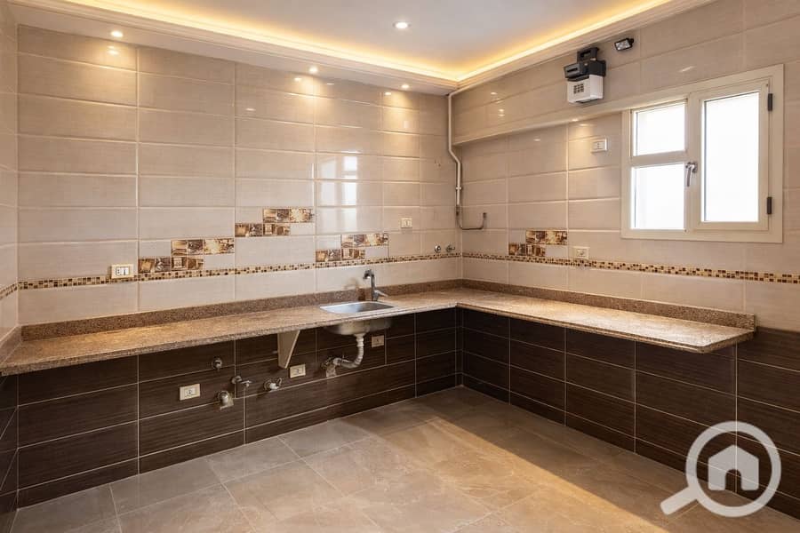 12 F9DD12A8-DB18-46ED-90DC-55AFD694A7D5. png