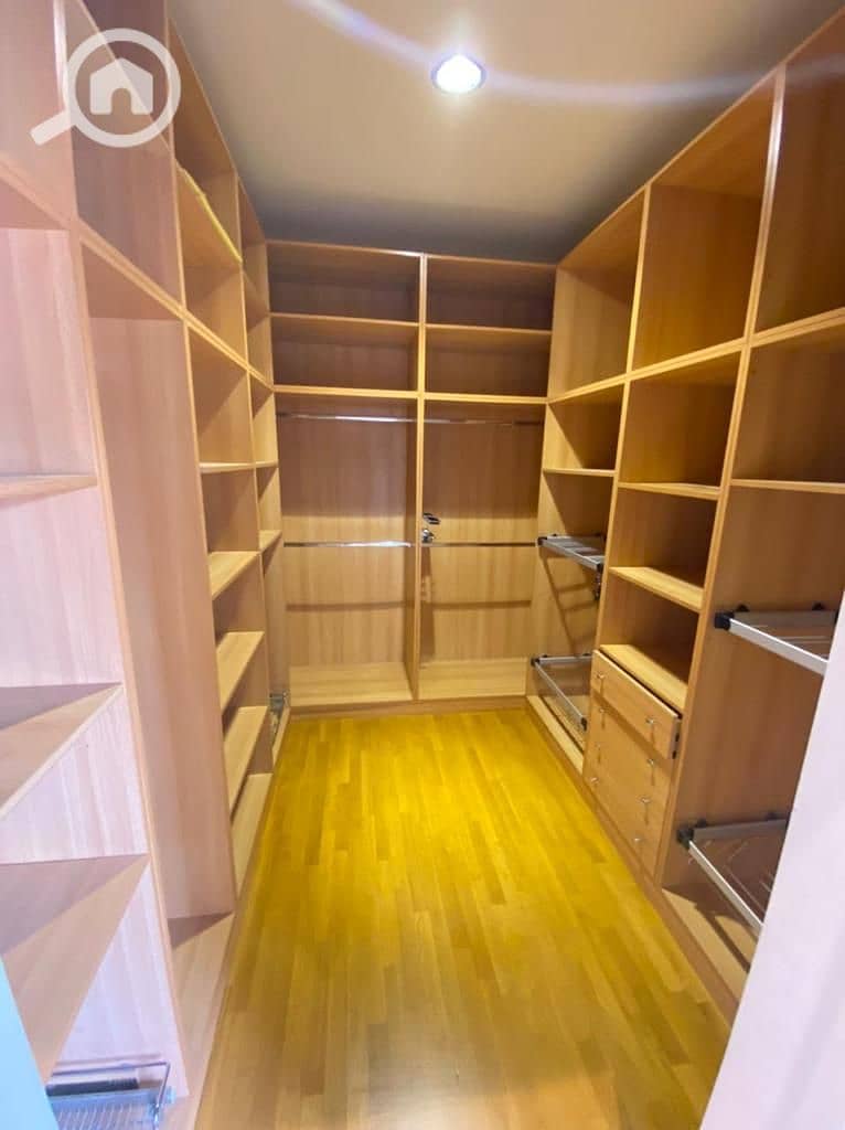 14 8e1a7308-54f5-4005-95d5-29c11ec59ce9. jpg