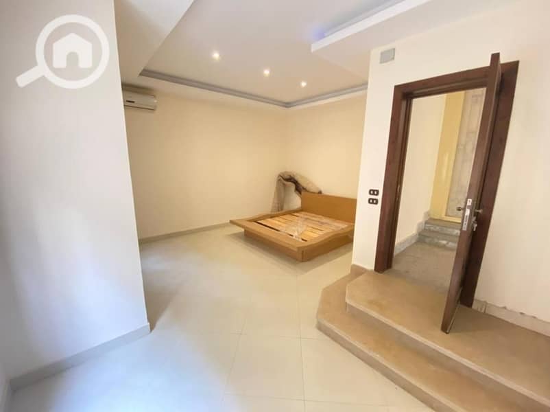 19 079f90a5-1d00-4c86-836d-064d37102f05. jpg