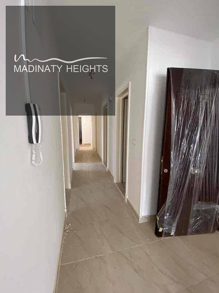 2 c25161f1-fc8c-4d8f-8901-80e579fdea21. jpg