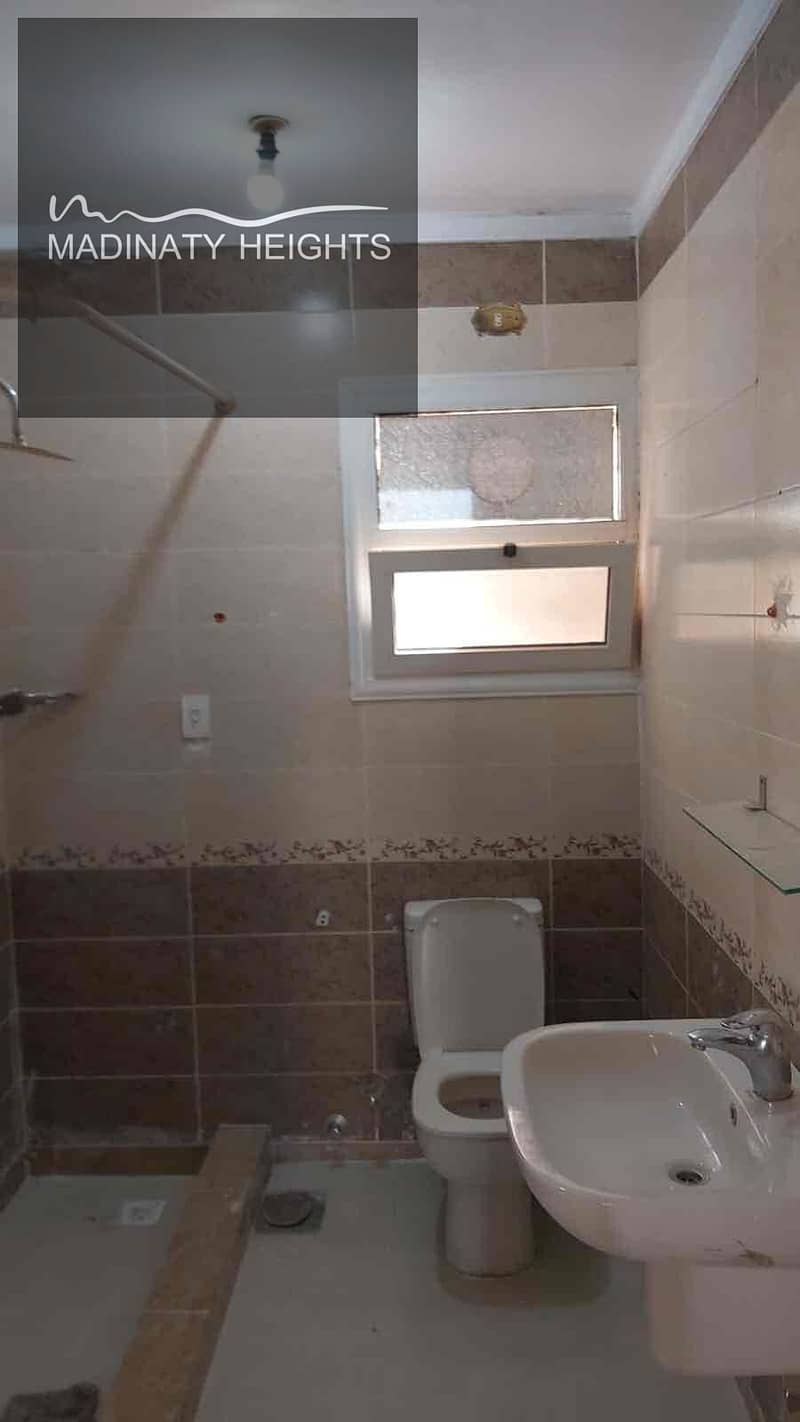 4 b16b4684-3c6e-492c-bba9-a4ec8fcb9fd1. jpg