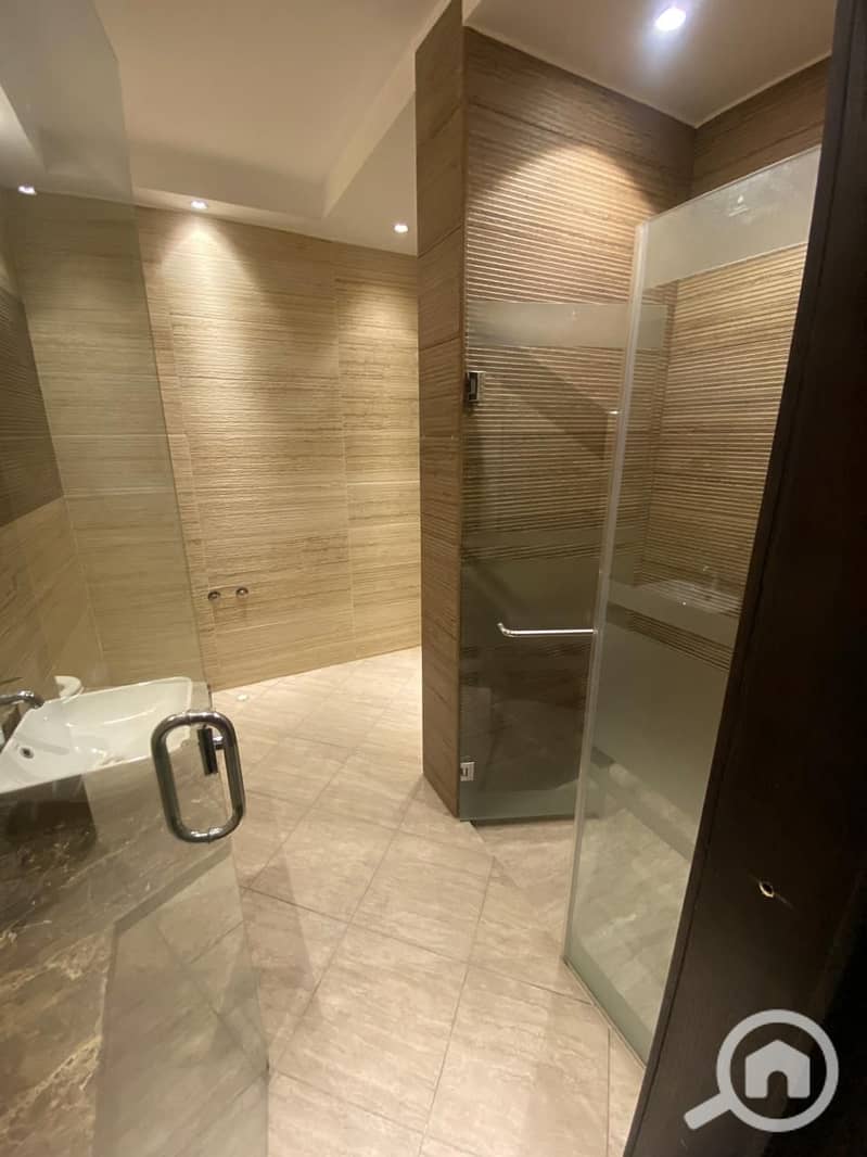 5 WhatsApp Image 2025-12-15 at 20.20. 18 (6). jpeg