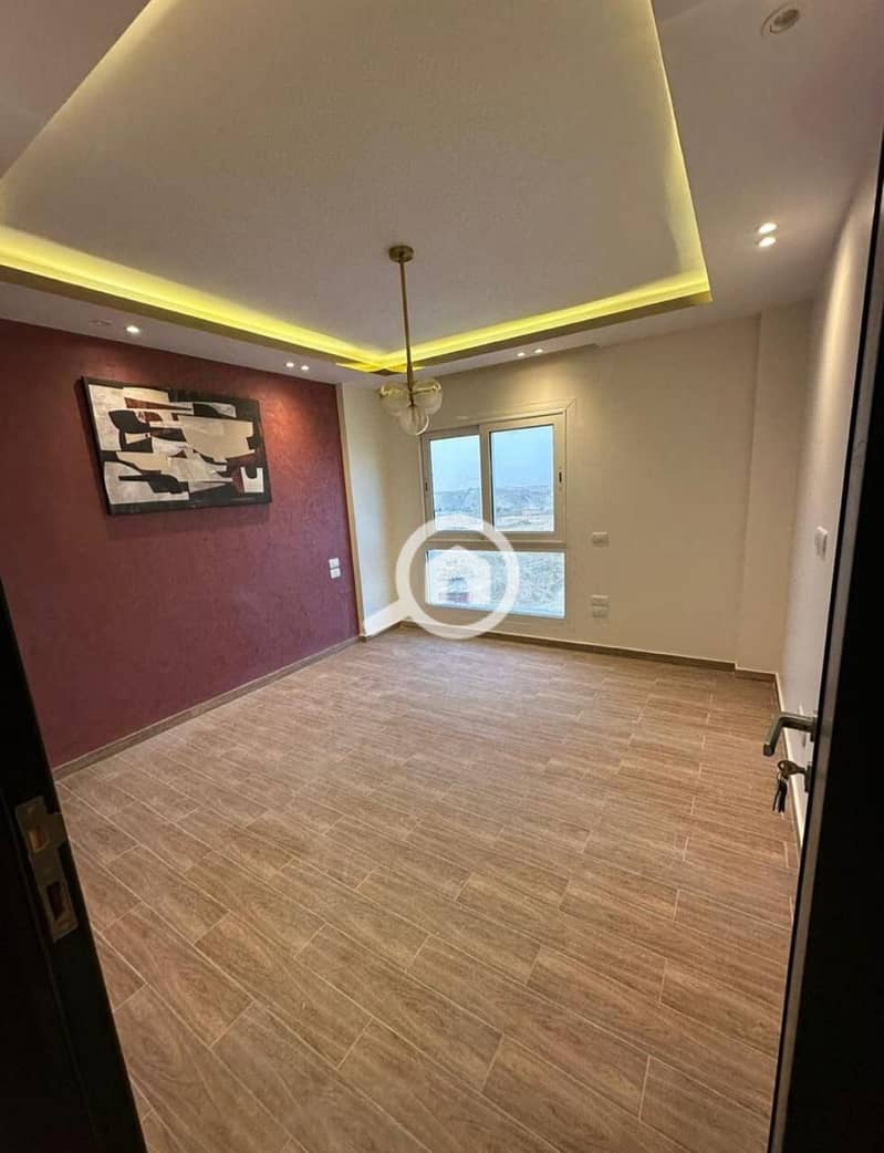 5 3cfa373e-ff34-40f5-81f9-1fe1844644a7. jpg