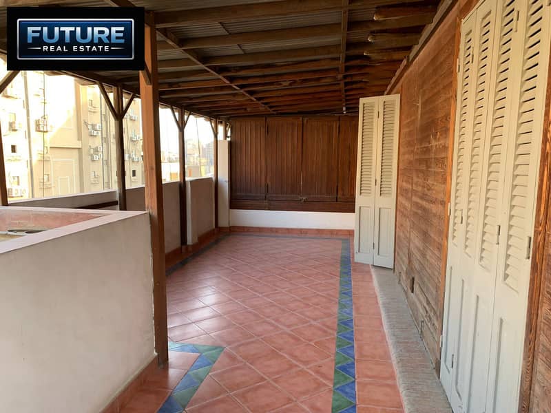 Penthouse 390 m in Mohandessin, a street branching off from Shehab - Mehr