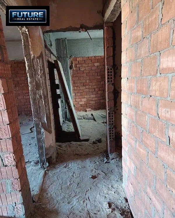 8 147869224-600x450. jpg