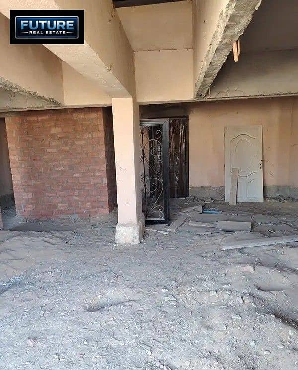 9 147869225-600x450. jpg