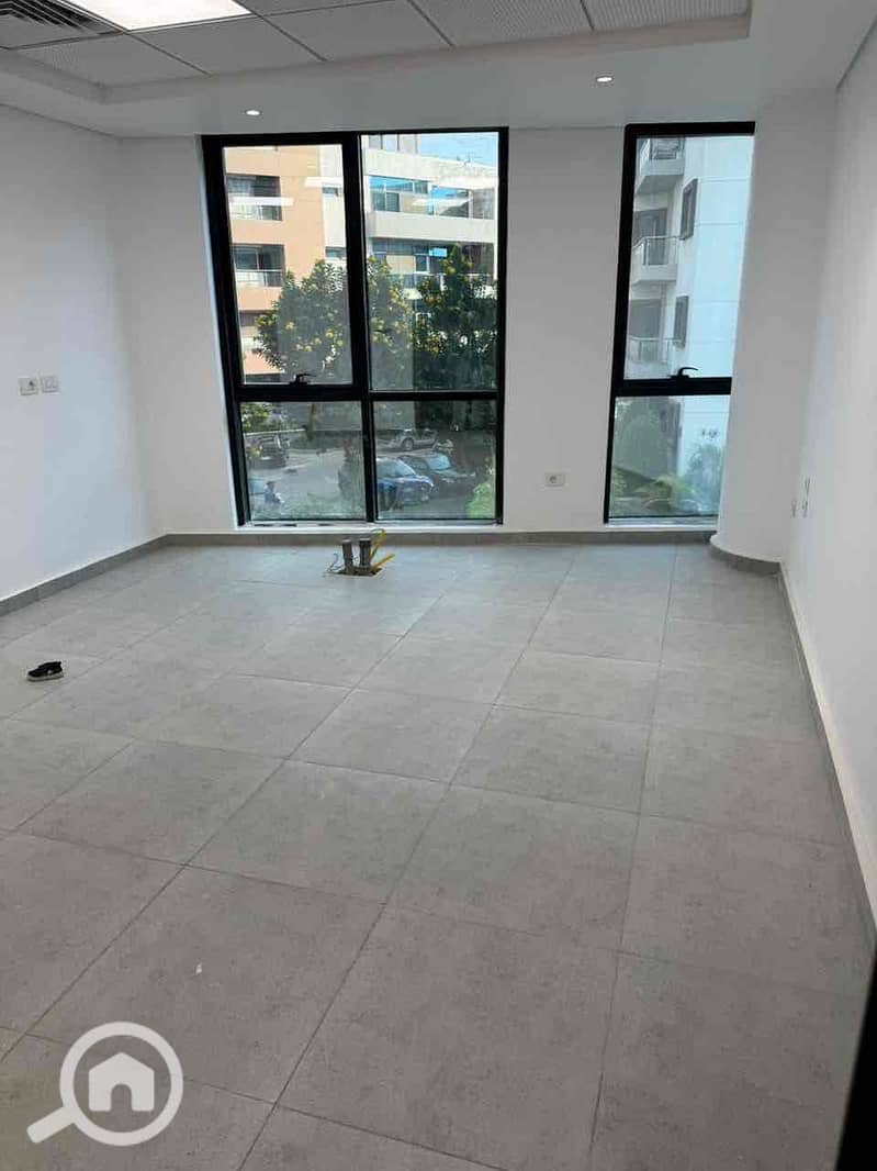 2 38db3d32-f50e-4799-b8b1-ccee52a18576. jpg