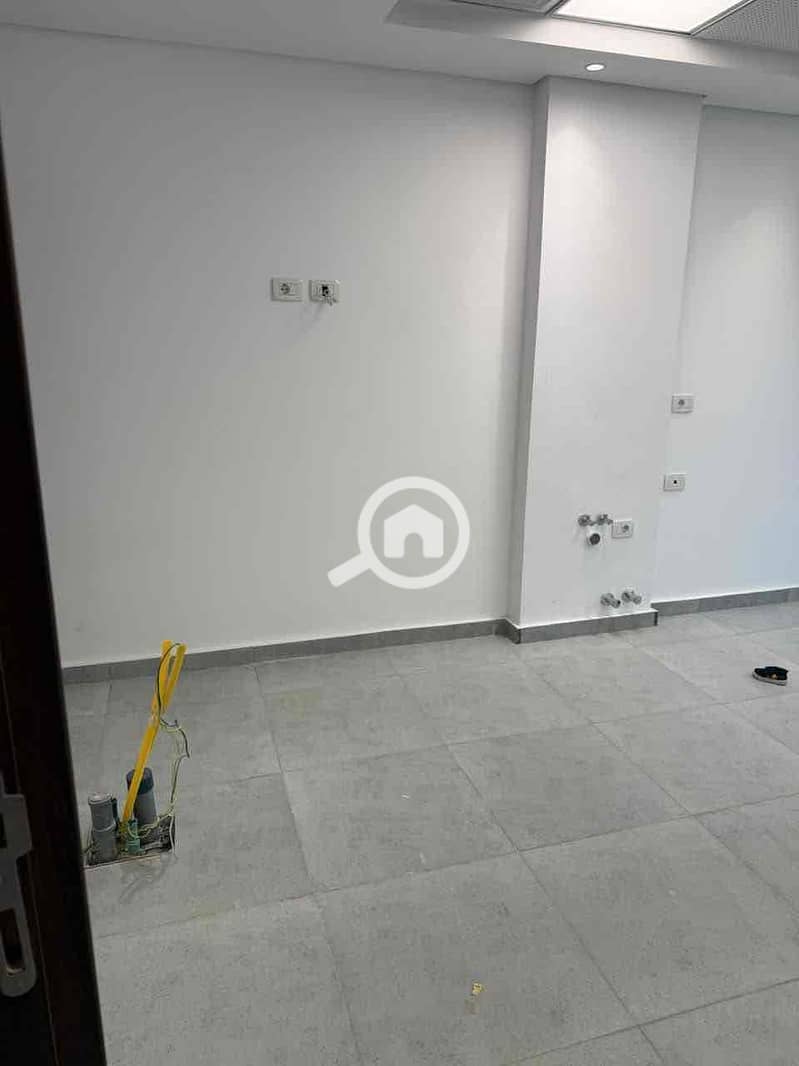 4 003b7054-6c34-4c82-97fb-65e96ffdad06. jpg