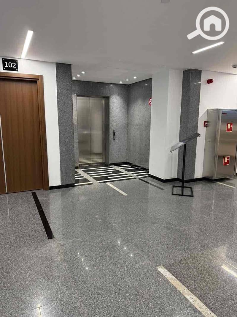 10 a6276d03-b957-4269-a6f1-2e7ff3d56a90. jpg