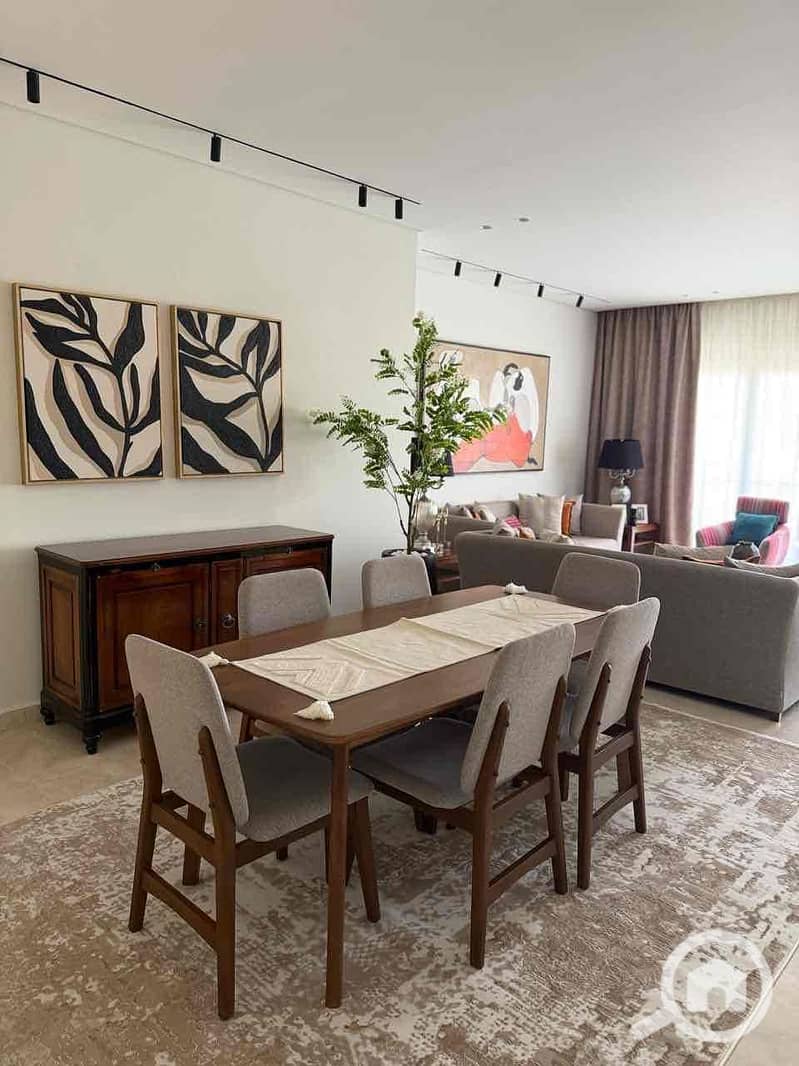 8 00980f9b-aa6a-48f6-a4ed-b240975d885c. jpg