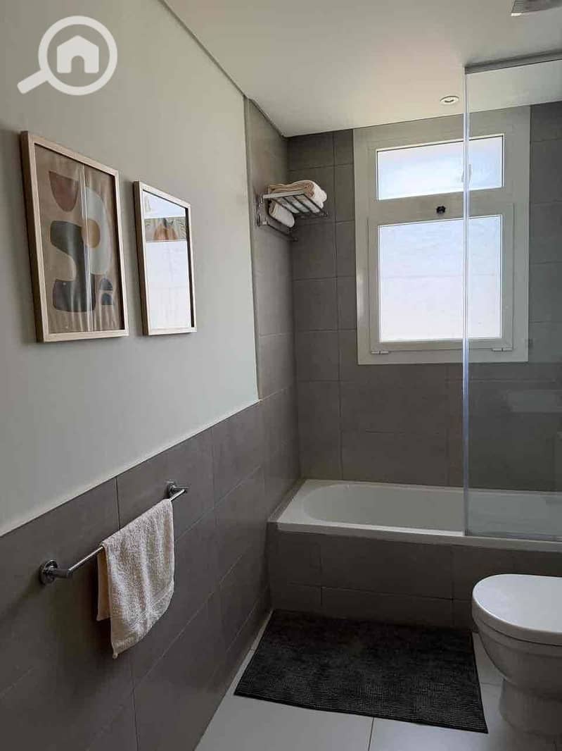 16 0e1c9331-397d-4538-81c2-6a1577380927. jpg