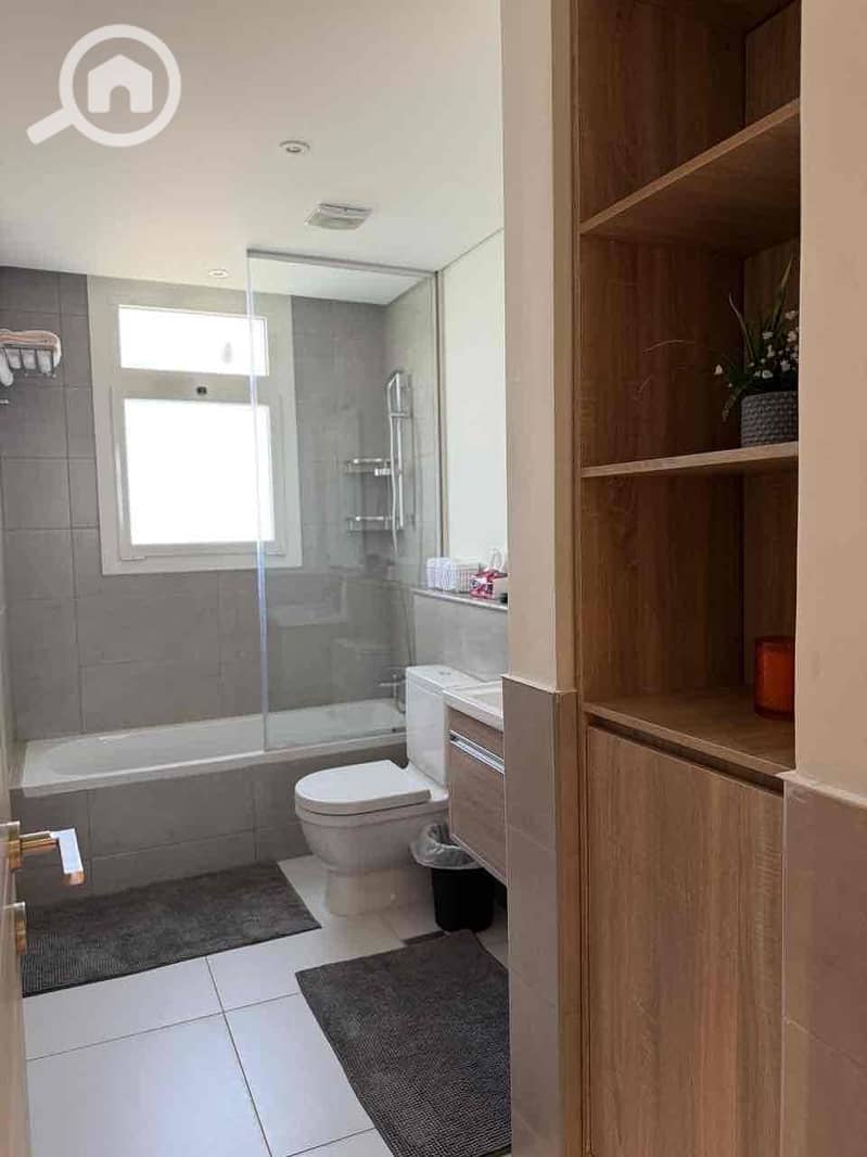 21 66ae8ec5-7453-4b27-9269-a776d3abe74e. jpg