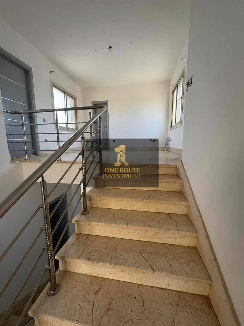 2 bf985baf-f18e-4bc2-bc35-77fb5d60b757. jpg