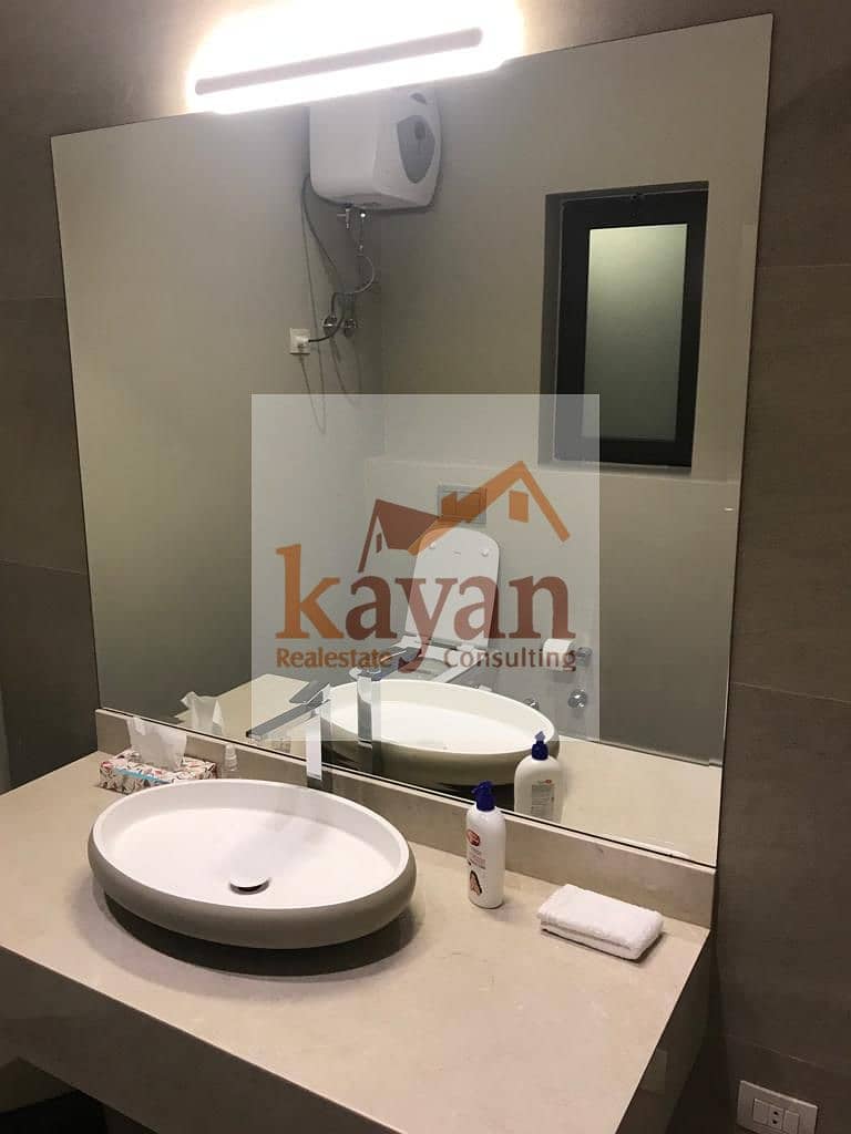 5 60981e9d-96d7-462b-98b2-fc3c7e11b8bc. jpg