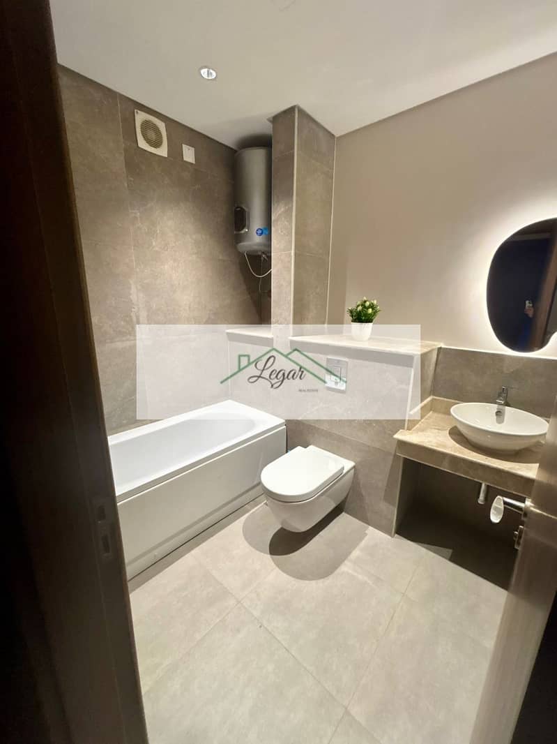 10 3aecd20c-9a0f-4716-a36e-84114ea7c41b. jpg