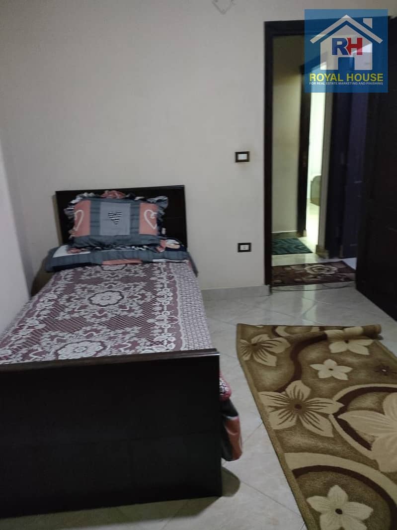 4 7b552653-160c-435b-98ce-a21ec1a8540f. jpg