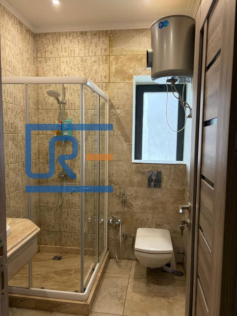 5 8a0391b4-5941-475f-8ef4-ffd1e8ffe534. jpeg