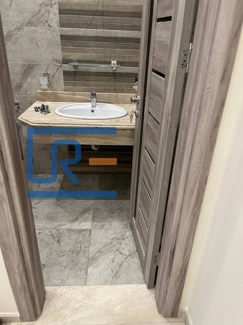 7 391c5771-b0b9-405e-ad03-122b5e7777b5. jpeg