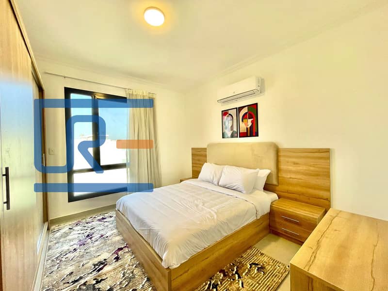 12 ecf99dcb-30d1-461e-bc47-e25a213ba45b. jpg