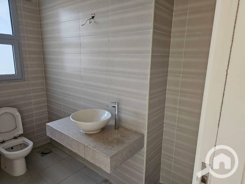 2 166a7e76-c487-4761-ae4f-5e5c456587b8. jpg