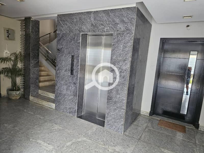 3 8219b53e-bedc-4ef1-af84-a0f2b9f2c0ea. jpg