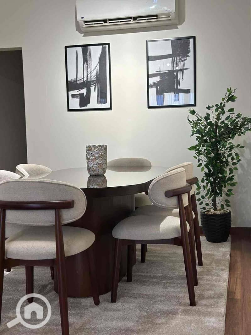 11 7c264886-18d6-4728-a4da-555bec7bb633. jpg