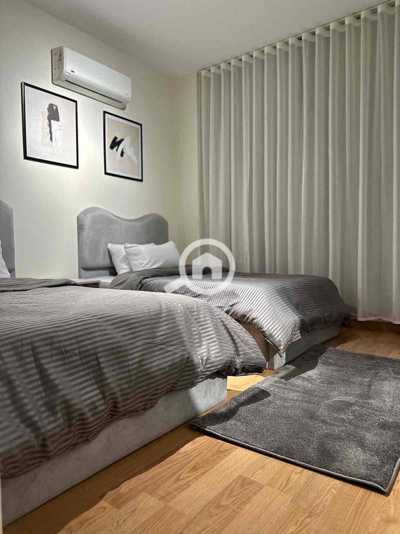 18 fdc9b729-b4d3-4987-9913-079e0c218af3. jpg