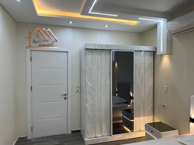 14 98a30686-880b-43c9-9e8a-dfa3714ca495. jpg