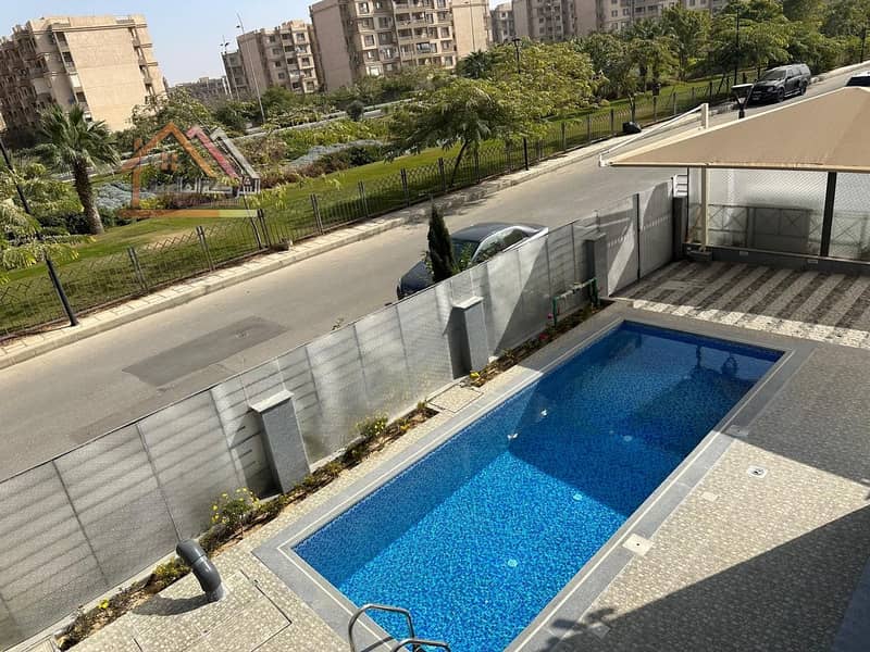 32 f97a5513-dbde-4973-9030-4c5b6012d2ee. jpg