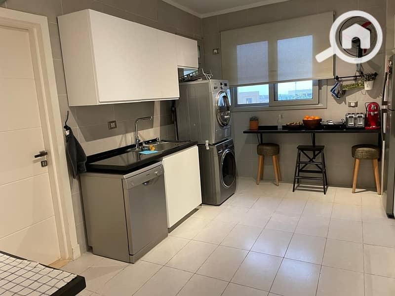 11 cb3e11ae-6d75-4ee3-a0a9-30a639f53a47. jpg