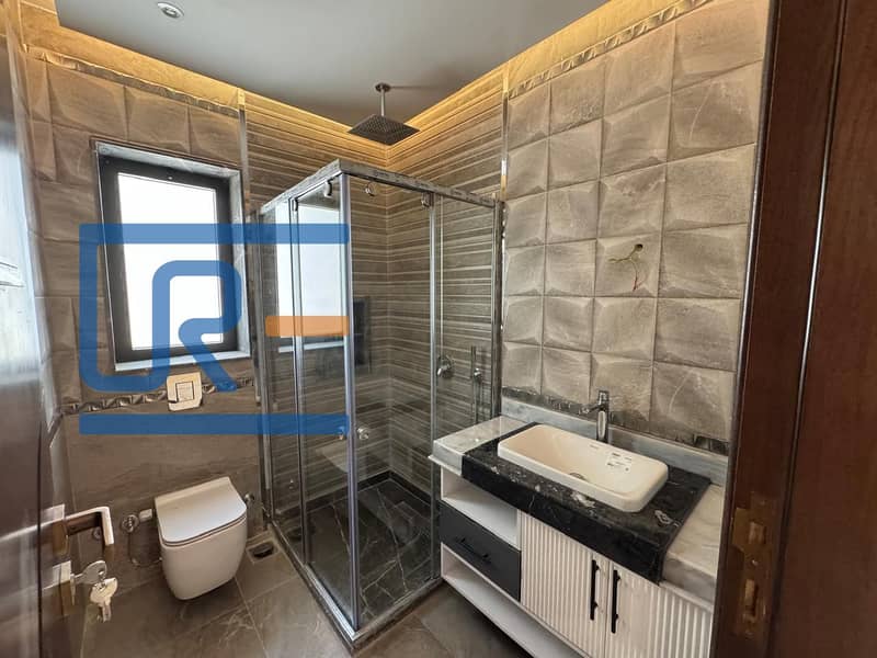 2 06b28011-be90-448f-acd2-ab1fa4bedab6. jpeg