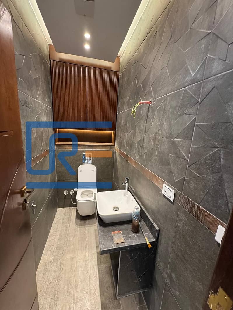 10 d61aa92d-3f28-4cc7-b126-01576603e1f6. jpeg