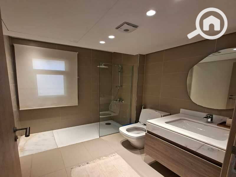 4 0ca6d1b8-4a28-4cc5-8b74-82a279b8a2c2. jpg