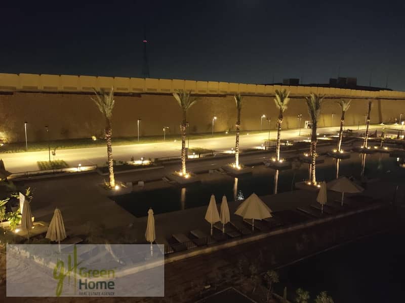 4 8f38841c-4a4c-4503-a7a3-d6a23df97a84. jpg