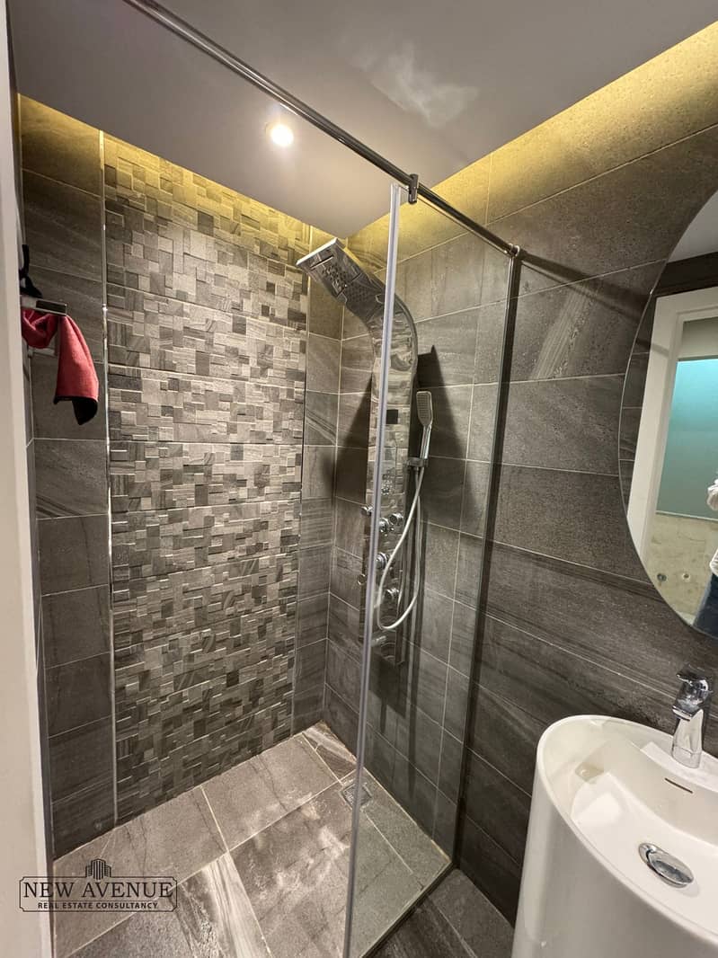 2 4eb143b9-4448-48bc-9f8b-e55a6d3fc684. jpg