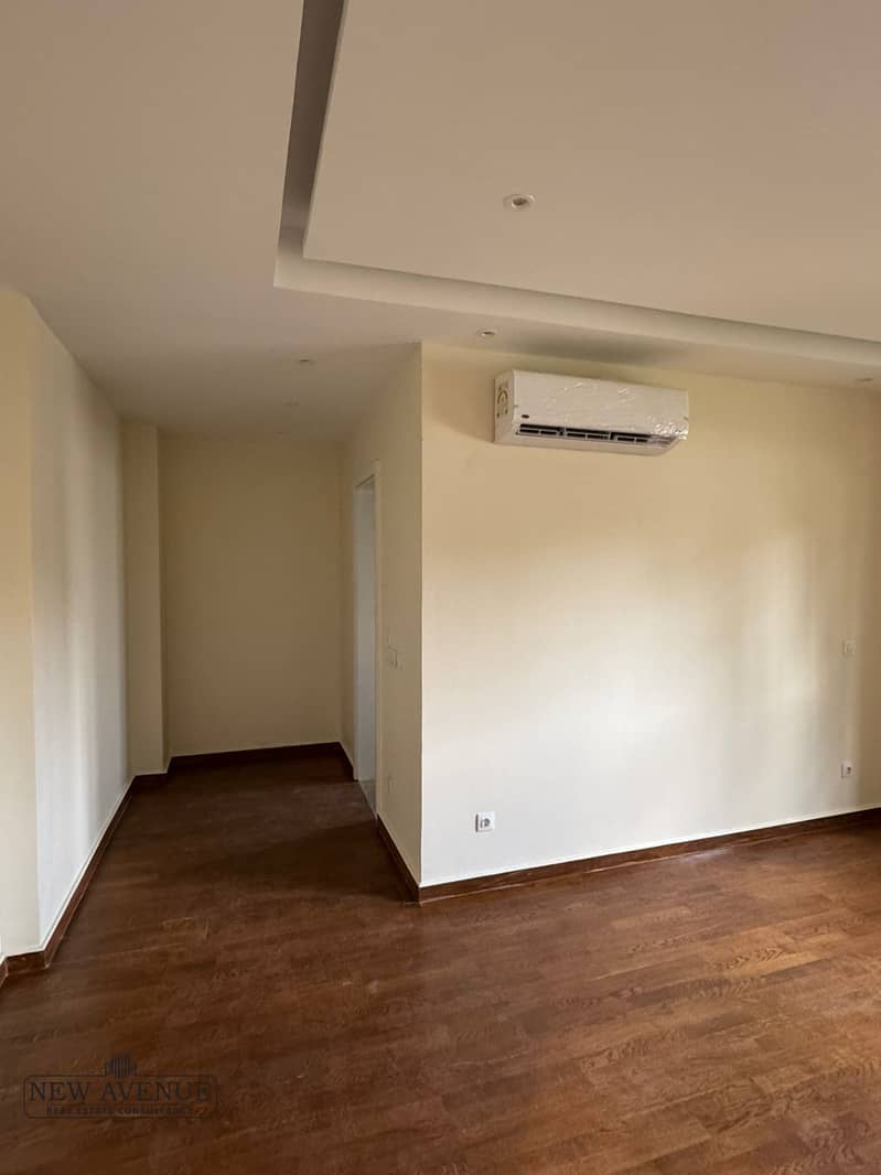 10 b2b501c0-d12d-4b8a-aa22-95510a472593. jpg