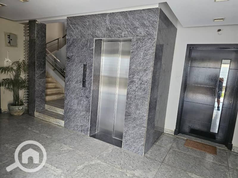 8 8219b53e-bedc-4ef1-af84-a0f2b9f2c0ea. jpg